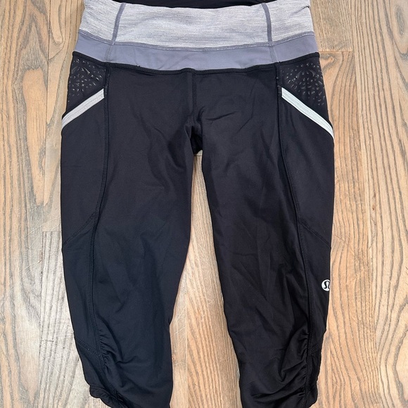 Lululemon Athletica Run A Marathon Black and Gray Capris - Picture 6 of 6